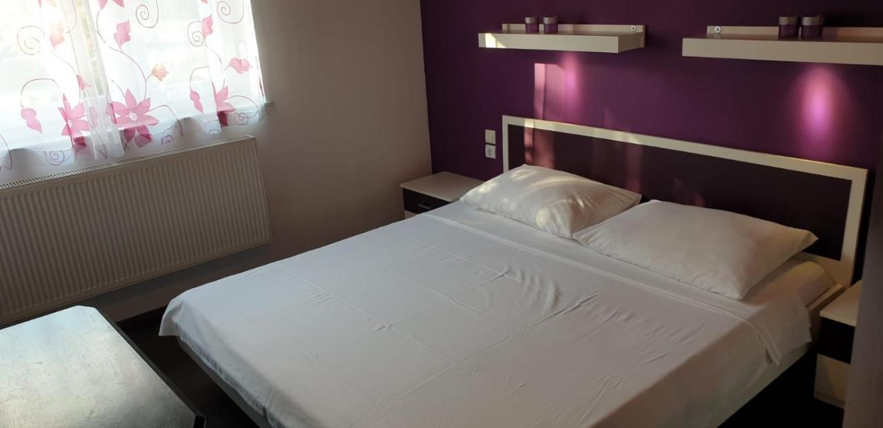 Apartments And Rooms Ivana Krk Town Zewnętrze zdjęcie