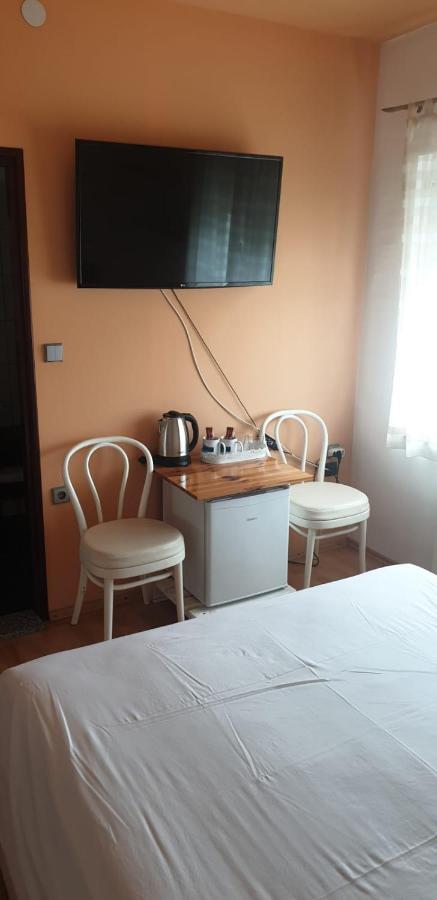 Apartments And Rooms Ivana Krk Town Zewnętrze zdjęcie