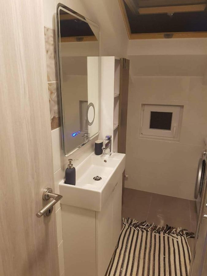Apartments And Rooms Ivana Krk Town Zewnętrze zdjęcie