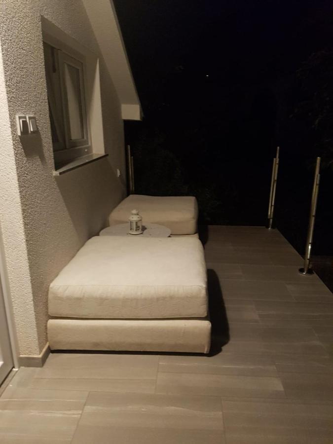 Apartments And Rooms Ivana Krk Town Zewnętrze zdjęcie