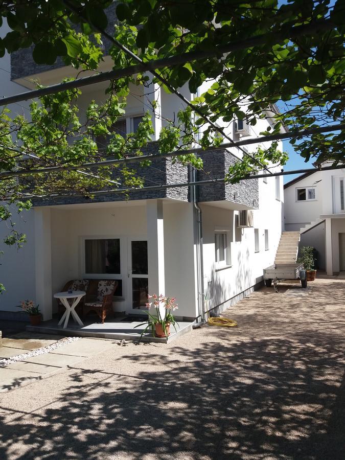 Apartments And Rooms Ivana Krk Town Zewnętrze zdjęcie